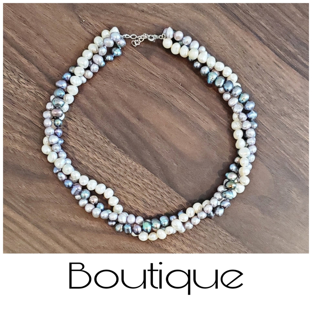 {HP} Triple strand of colored freshwater pearls
